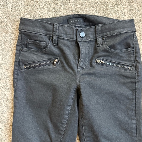 Ann Taylor Super Skinny Modern Fit Moto Jeans - Picture 4 of 8